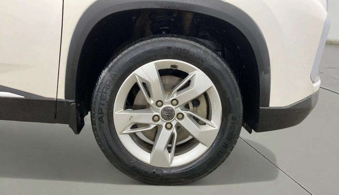 2022 MG HECTOR SHINE 1.5 PETROL TURBO MT, Petrol, Manual, 25,751 km, Right Front Wheel