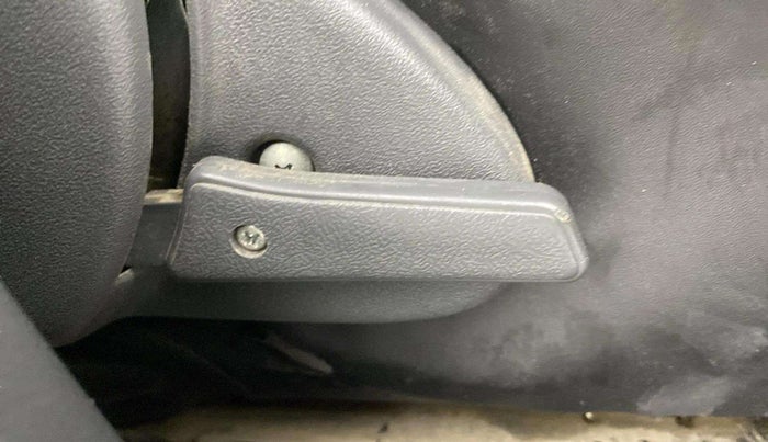 2016 Maruti Alto 800 LXI, Petrol, Manual, 39,167 km, Driver Side Adjustment Panel