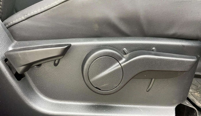 2021 Mahindra Thar LX PETROL HT 4WD AT, Petrol, Automatic, 24,417 km, Driver Side Adjustment Panel