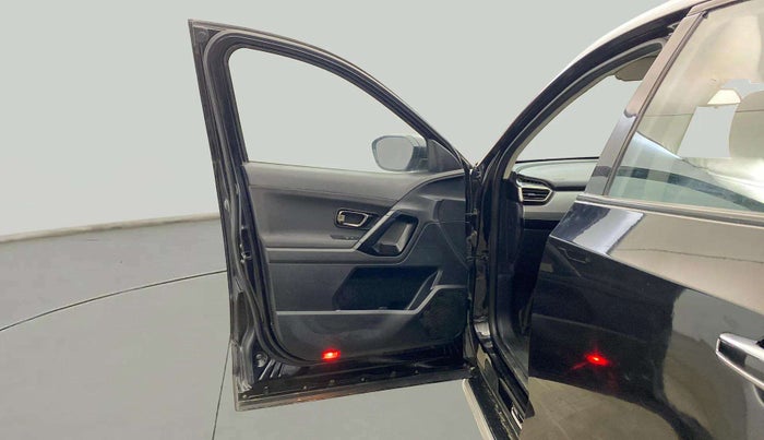 2022 Tata Harrier XT PLUS 2.0L KRYOTEC DARK EDITON, Diesel, Manual, 61,061 km, LHS Front Door