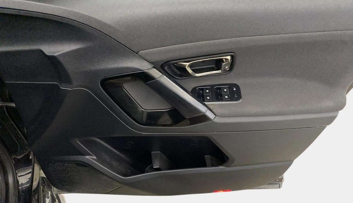 2022 Tata Harrier XT PLUS 2.0L KRYOTEC DARK EDITON, Diesel, Manual, 61,061 km, Driver Side Door Panels Control