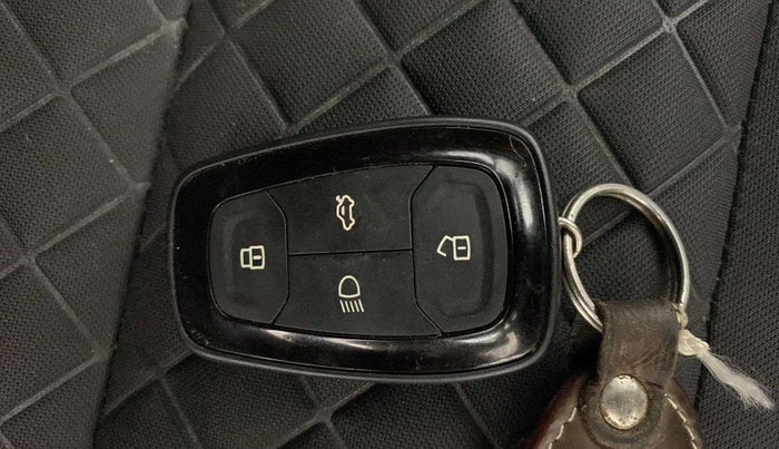 2022 Tata Harrier XT PLUS 2.0L KRYOTEC DARK EDITON, Diesel, Manual, 61,061 km, Key Close Up