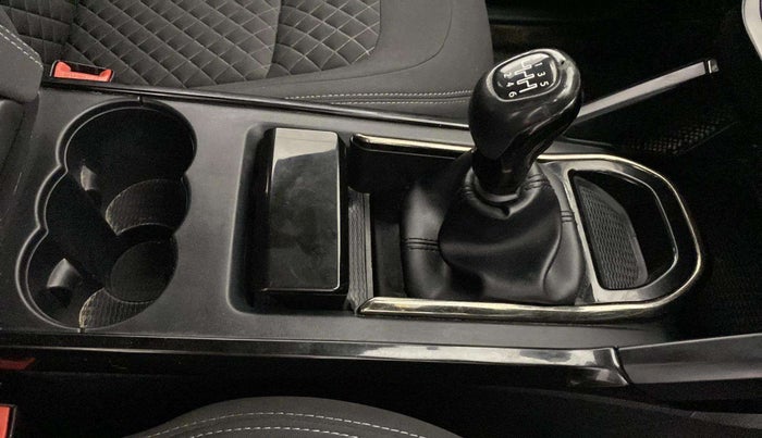 2022 Tata Harrier XT PLUS 2.0L KRYOTEC DARK EDITON, Diesel, Manual, 61,061 km, Gear Lever