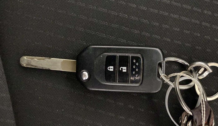 2020 Honda WR-V 1.2L I-VTEC VX MT, CNG, Manual, 66,121 km, Key Close Up