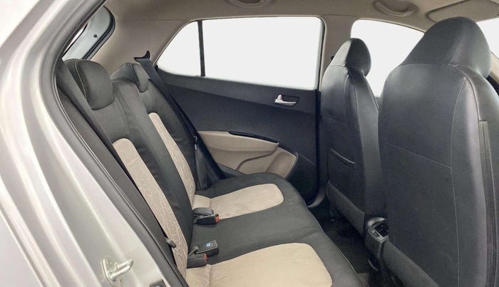 2015 Hyundai Grand i10 SPORTZ 1.2 KAPPA VTVT, Petrol, Manual, 20,819 km, Right Side Rear Door Cabin