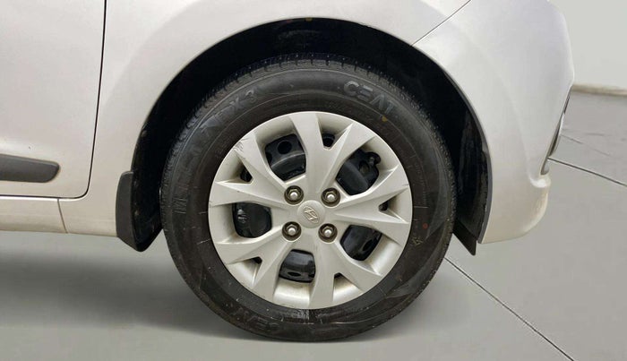 2015 Hyundai Grand i10 SPORTZ 1.2 KAPPA VTVT, Petrol, Manual, 20,819 km, Right Front Wheel