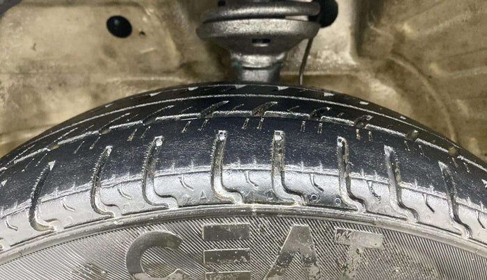 2016 Maruti Wagon R 1.0 VXI, Petrol, Manual, 84,724 km, Left Front Tyre Tread