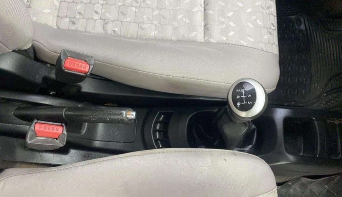 2016 Maruti Wagon R 1.0 VXI, Petrol, Manual, 84,724 km, Gear Lever