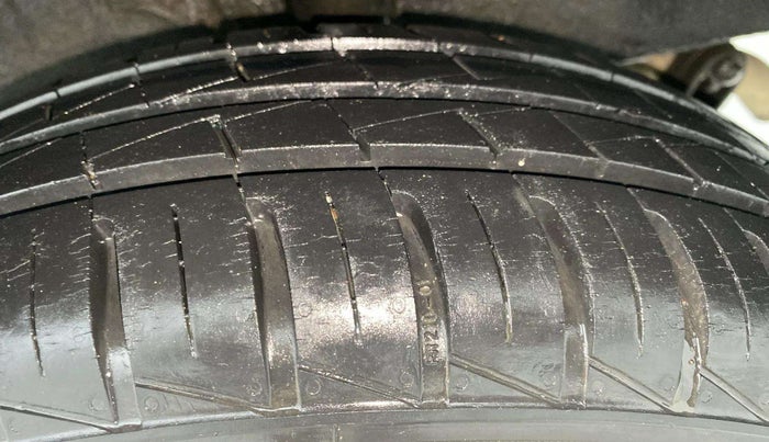 2019 Renault Kwid CLIMBER 1.0 (O), Petrol, Manual, 14,241 km, Left Rear Tyre Tread