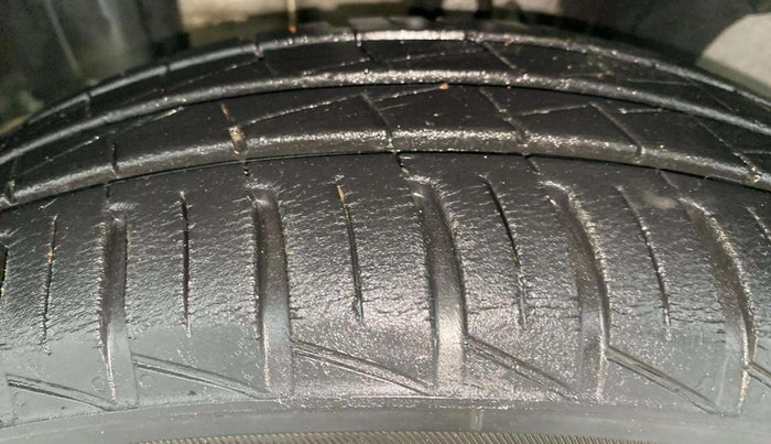 2019 Renault Kwid CLIMBER 1.0 (O), Petrol, Manual, 14,241 km, Left Front Tyre Tread