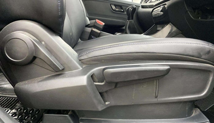 2023 Tata ALTROZ XZ Plus (S) Dark Edition, Petrol, Manual, 20,924 km, Driver Side Adjustment Panel