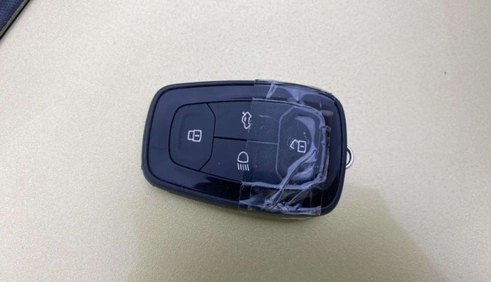 2020 Tata ALTROZ XZ PETROL, Petrol, Manual, 72,897 km, Key Close Up