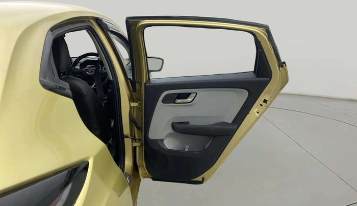 2020 Tata ALTROZ XZ PETROL, Petrol, Manual, 72,897 km, RHS Rear Door