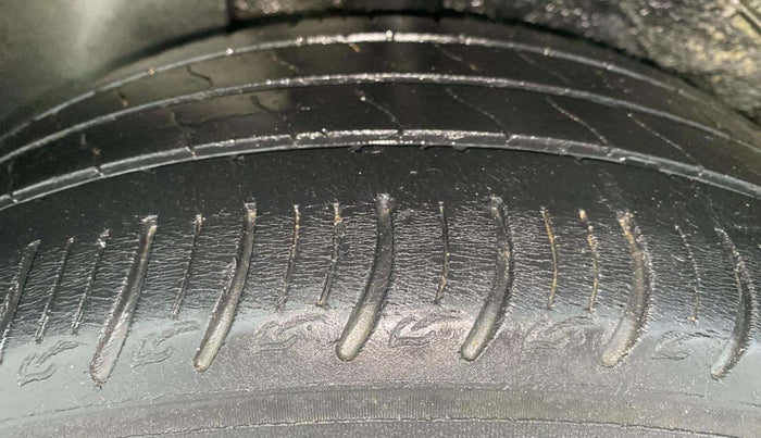 2020 Tata ALTROZ XZ PETROL, Petrol, Manual, 72,897 km, Right Rear Tyre Tread