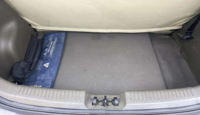 2013 Hyundai i10 MAGNA 1.2, Petrol, Manual, 31,220 km, Boot Inside