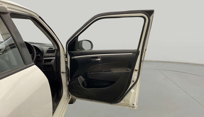 2015 Maruti Swift VXI, Petrol, Manual, 57,586 km, RHS Front Door