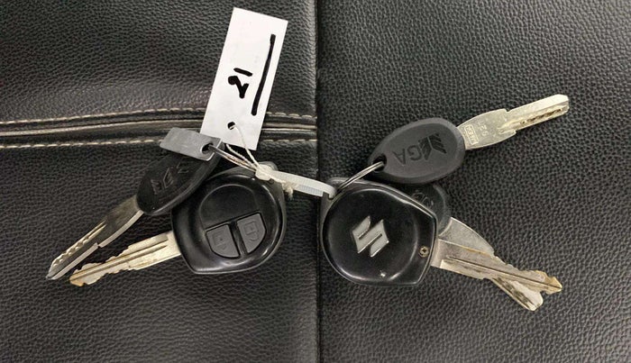 2015 Maruti Swift VXI, Petrol, Manual, 57,586 km, Key Close Up