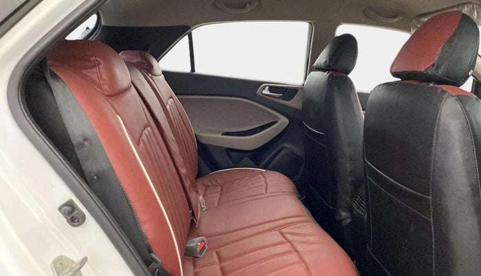 2020 Hyundai Elite i20 ASTA 1.2 (O), Petrol, Manual, 61,586 km, Right Side Rear Door Cabin