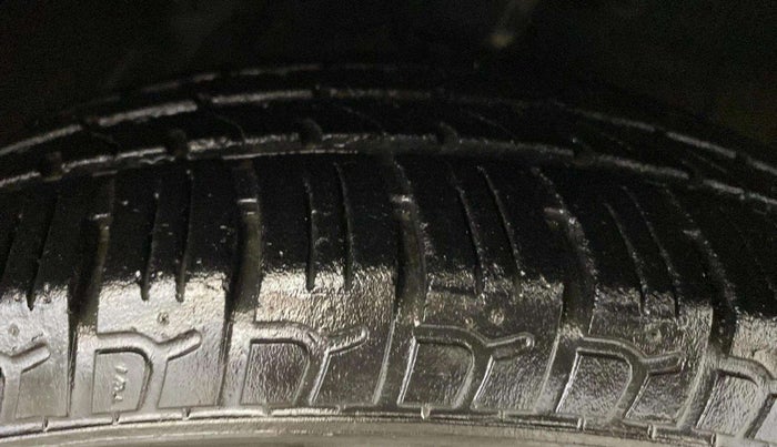2013 Hyundai i10 MAGNA 1.2, Petrol, Manual, 40,645 km, Right Front Tyre Tread