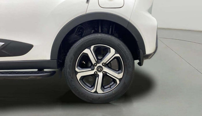 2022 Tata NEXON XZA PLUS (O) DIESEL DUAL TONE, Diesel, Automatic, 76,920 km, Left Rear Wheel