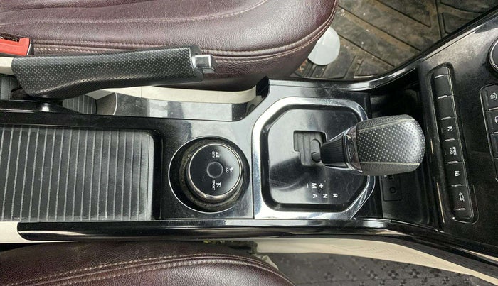 2022 Tata NEXON XZA PLUS (O) DIESEL DUAL TONE, Diesel, Automatic, 76,920 km, Gear Lever