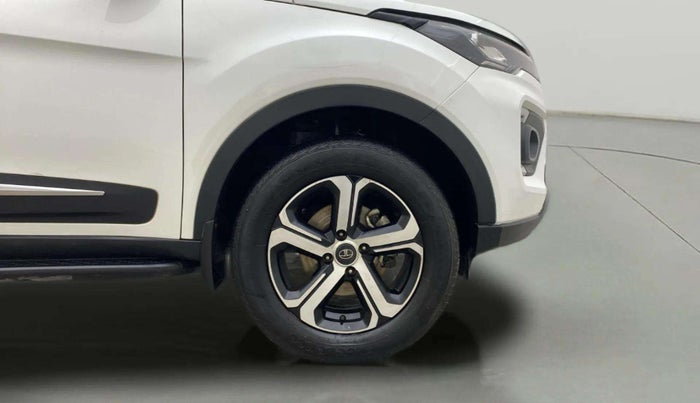 2022 Tata NEXON XZA PLUS (O) DIESEL DUAL TONE, Diesel, Automatic, 76,920 km, Right Front Wheel