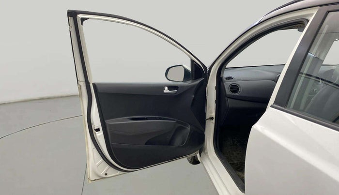 2018 Hyundai Grand i10 SPORTZ 1.2 KAPPA VTVT DUAL TONE, Petrol, Manual, 64,516 km, LHS Front Door