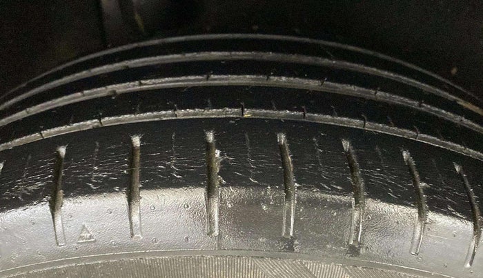 2018 Maruti Baleno ZETA PETROL 1.2, Petrol, Manual, 70,488 km, Right Rear Tyre Tread
