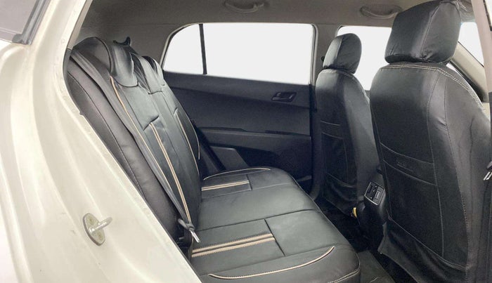 2016 Hyundai Creta BASE 1.6 PETROL, CNG, Manual, 1,20,376 km, Right Side Rear Door Cabin