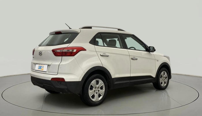 2016 Hyundai Creta BASE 1.6 PETROL, CNG, Manual, 1,20,376 km, Right Back Diagonal