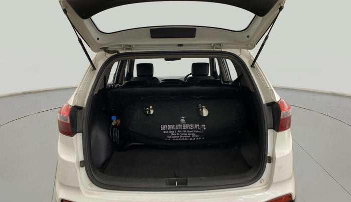 2016 Hyundai Creta BASE 1.6 PETROL, CNG, Manual, 1,20,376 km, Boot Open Zoomed View