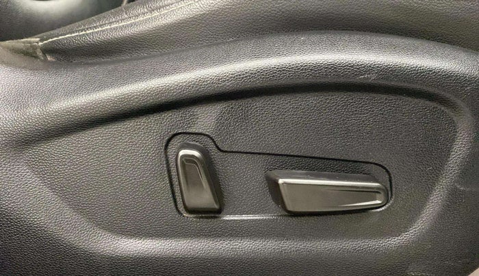 2018 Hyundai Creta SX (O) 1.6 PETROL, Petrol, Manual, 74,533 km, Driver Side Adjustment Panel