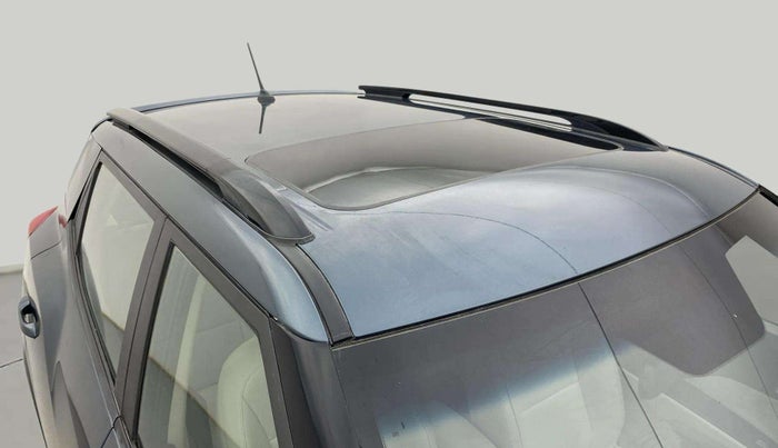 2022 Mahindra XUV300 W8 (O) 1.2 PETROL AMT, Petrol, Automatic, 9,801 km, Roof