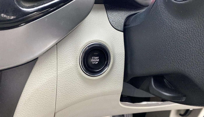 2022 Mahindra XUV300 W8 (O) 1.2 PETROL AMT, Petrol, Automatic, 9,801 km, Keyless Start/ Stop Button