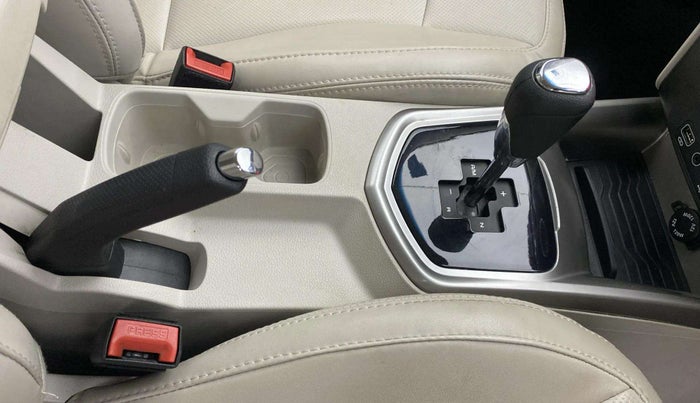 2022 Mahindra XUV300 W8 (O) 1.2 PETROL AMT, Petrol, Automatic, 9,801 km, Gear Lever