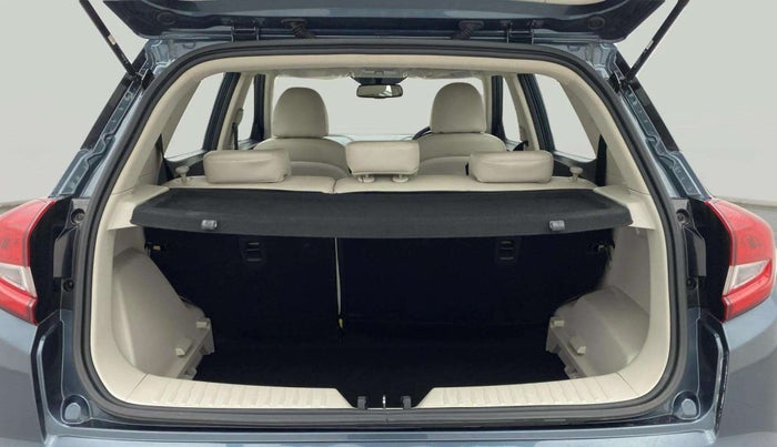2022 Mahindra XUV300 W8 (O) 1.2 PETROL AMT, Petrol, Automatic, 9,801 km, Boot Open Zoomed View