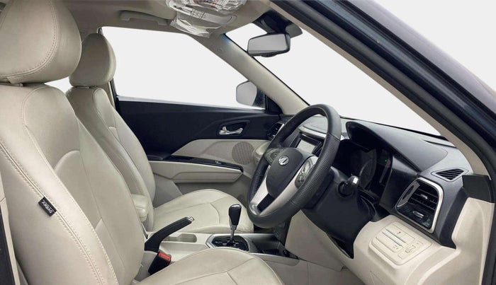2022 Mahindra XUV300 W8 (O) 1.2 PETROL AMT, Petrol, Automatic, 9,801 km, Right Side Front Door Cabin