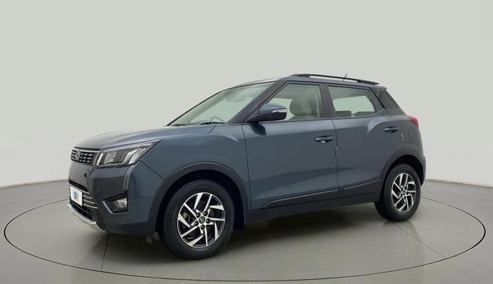 2022 Mahindra XUV300 W8 (O) 1.2 PETROL AMT, Petrol, Automatic, 9,801 km, Left Front Diagonal