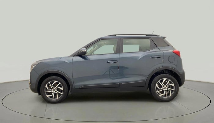 2022 Mahindra XUV300 W8 (O) 1.2 PETROL AMT, Petrol, Automatic, 9,801 km, Left Side