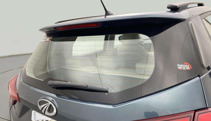 2022 Mahindra XUV300 W8 (O) 1.2 PETROL AMT, Petrol, Automatic, 9,801 km, Rear Wiper