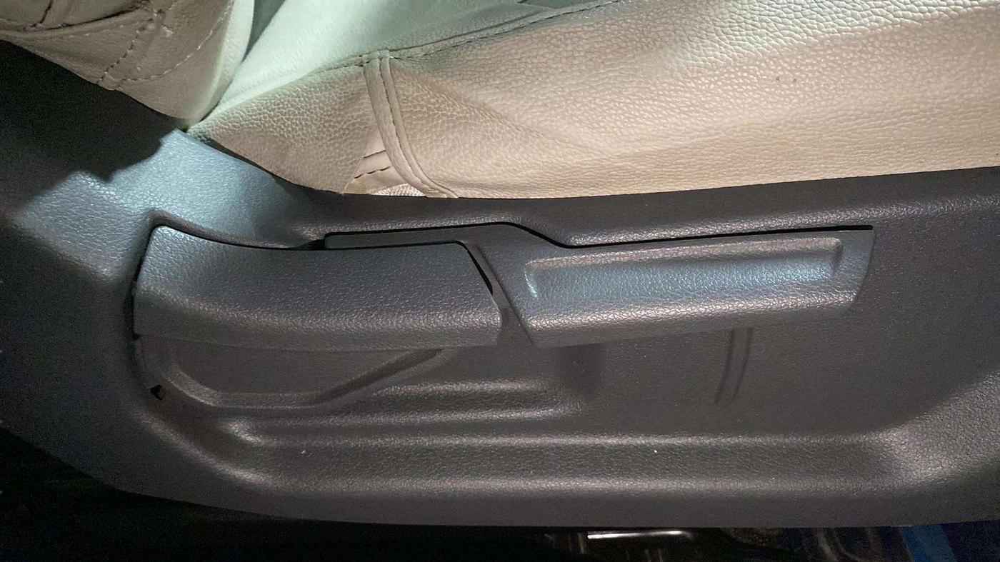2024 Hyundai AURA SX 1.2 CNG, CNG, Manual, 25,675 km, Driver Side Adjustment Panel