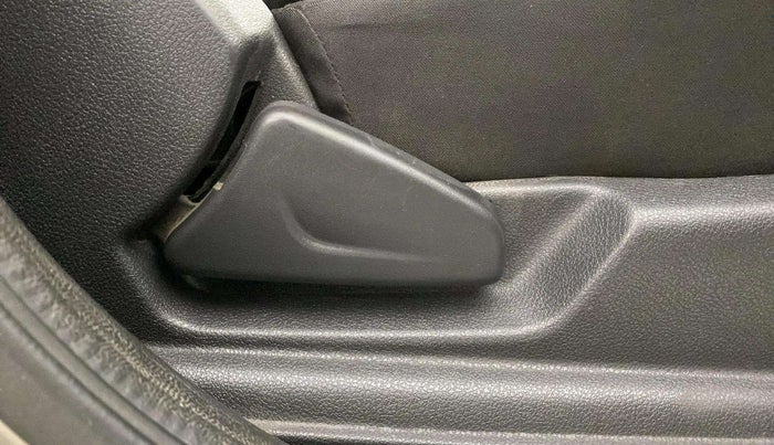 2017 Renault Kwid RXL, Petrol, Manual, 46,458 km, Driver Side Adjustment Panel