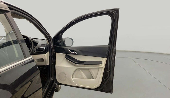 2022 Tata Tiago XZ PLUS CNG, CNG, Manual, 60,802 km, RHS Front Door