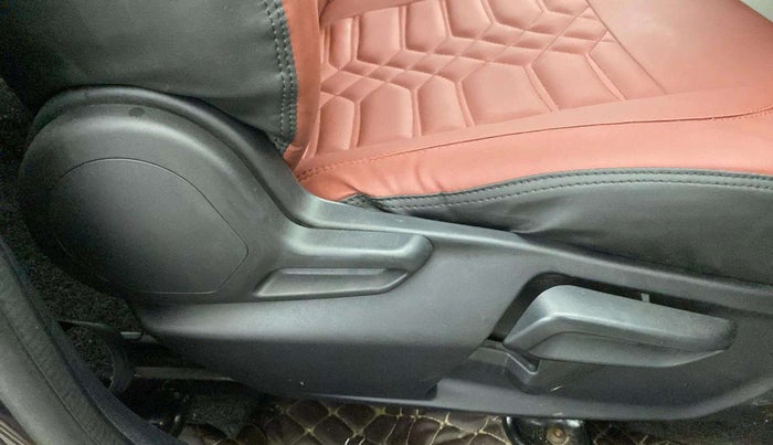 2022 Tata Tiago XZ PLUS CNG, CNG, Manual, 60,802 km, Driver Side Adjustment Panel