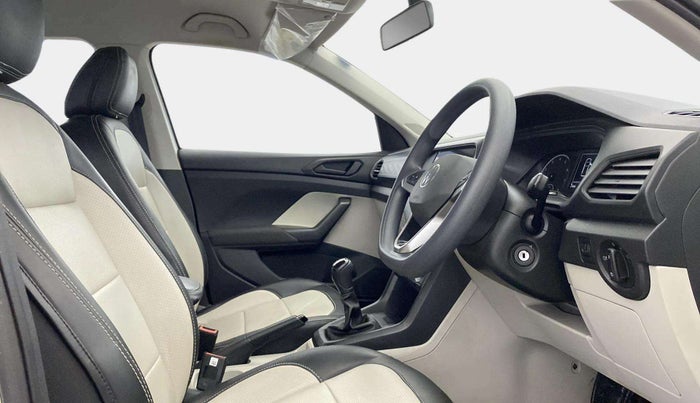 2024 Volkswagen TAIGUN COMFORTLINE 1.0 TSI MT, Petrol, Manual, 23,080 km, Right Side Front Door Cabin