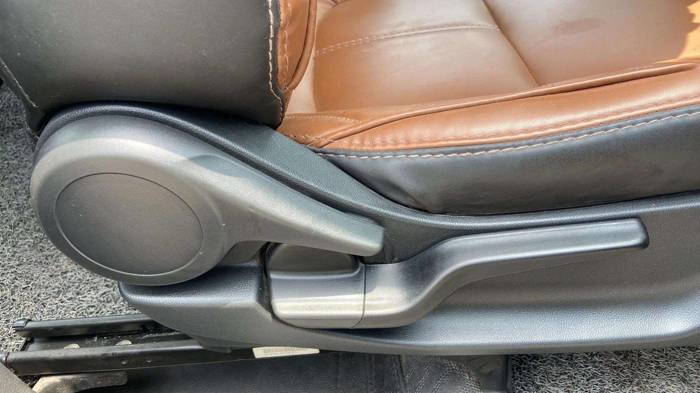 2023 Honda Amaze 1.2L I-VTEC VX CVT, Petrol, Automatic, 38,836 km, Driver Side Adjustment Panel