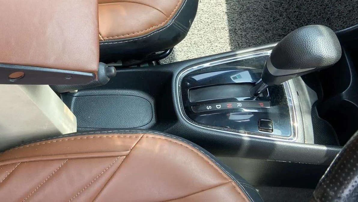 2023 Honda Amaze 1.2L I-VTEC VX CVT, Petrol, Automatic, 38,836 km, Gear Lever