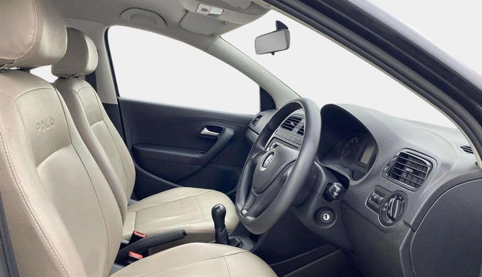 2015 Volkswagen Polo COMFORTLINE 1.2L, Petrol, Manual, 53,300 km, Right Side Front Door Cabin