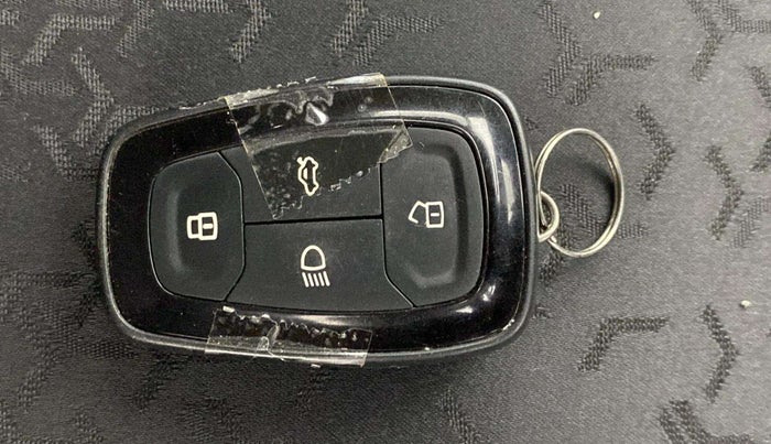 2022 Tata TIGOR XZ PLUS PETROL, Petrol, Manual, 21,379 km, Key Close Up