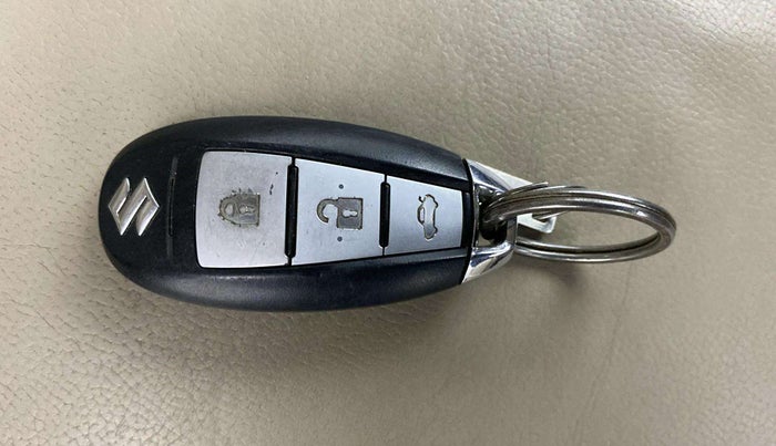 2017 Maruti Ciaz ALPHA 1.4 PETROL, Petrol, Manual, 10,442 km, Key Close Up